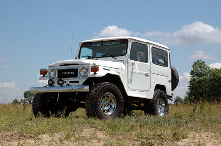 Rough Country 4 Inch Lift Kit - Toyota Land Cruiser FJ40 4WD 1964-1980 - 73530